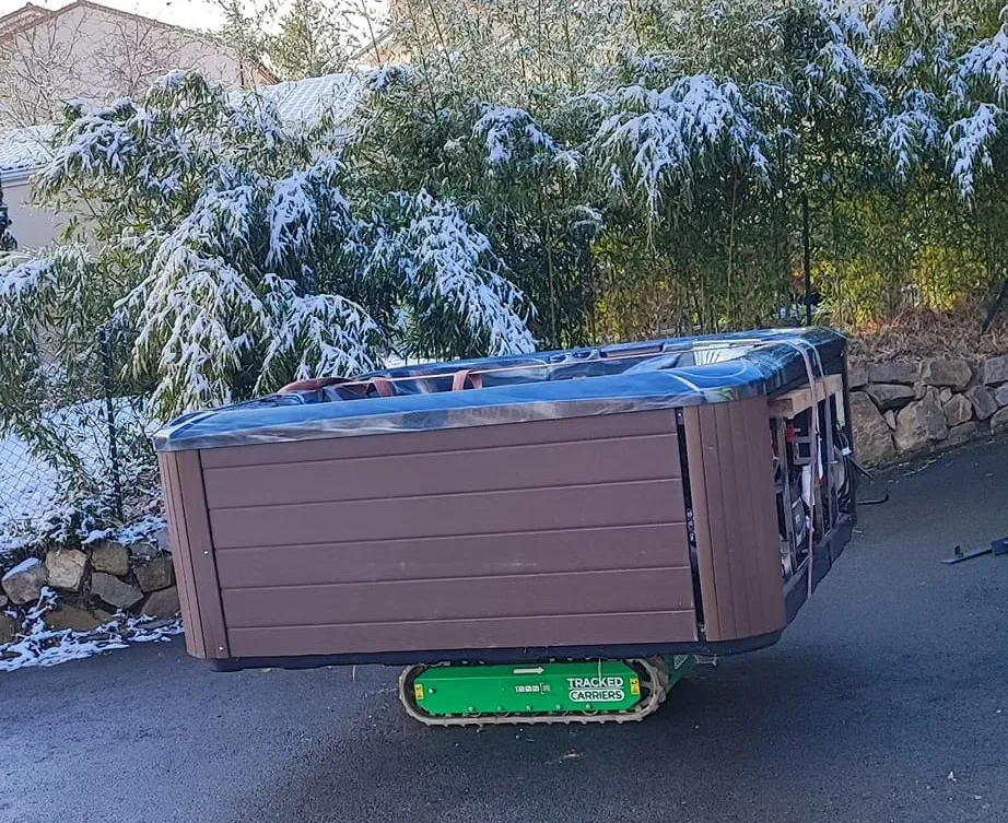 Transporteur sur chenille à Beaumont-sur-Dême